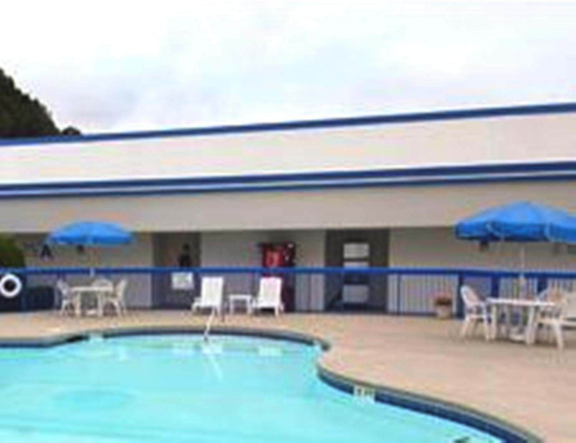 Howard Johnson By Wyndham Commerce Ga Motel Exterior photo